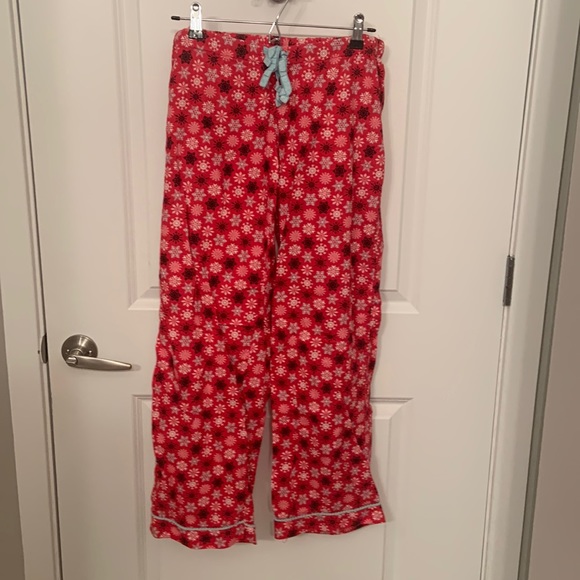Victoria’s Secret Snowflake Flannel Pajama Set - Picture 3 of 6